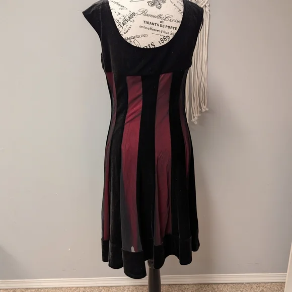 Connected Apparel Black and Red Mini Dress - Picture 6 of 10